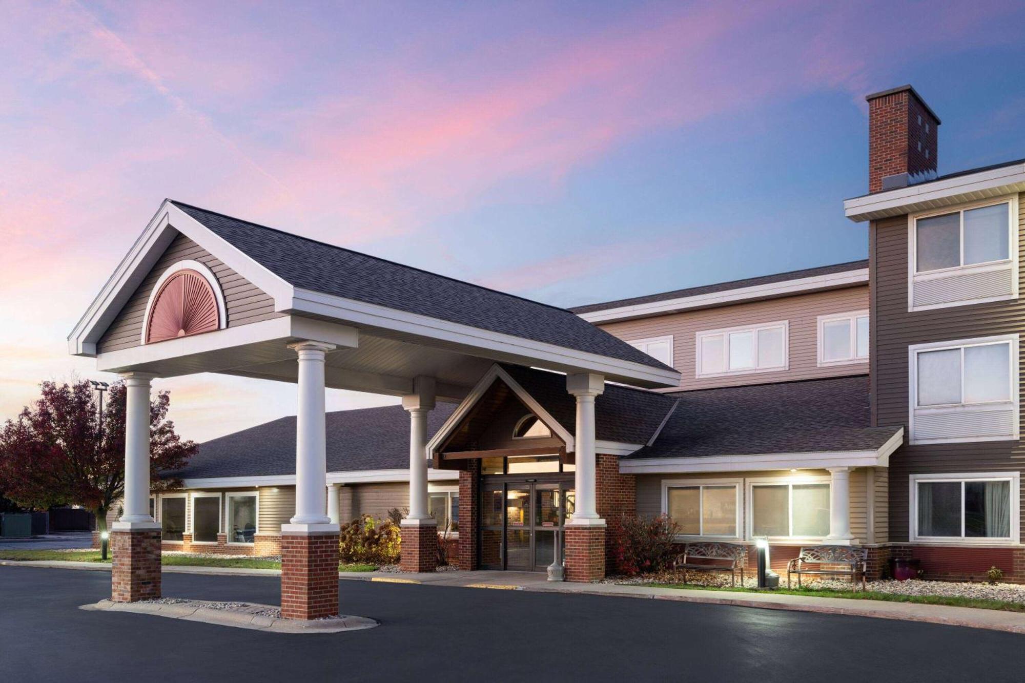 Americinn By Wyndham Beaver Dam Buitenkant foto